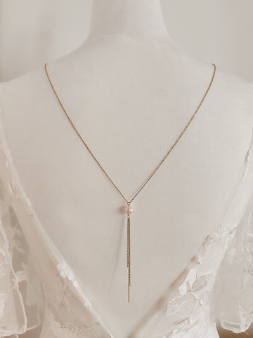 Collier de dos Adèle