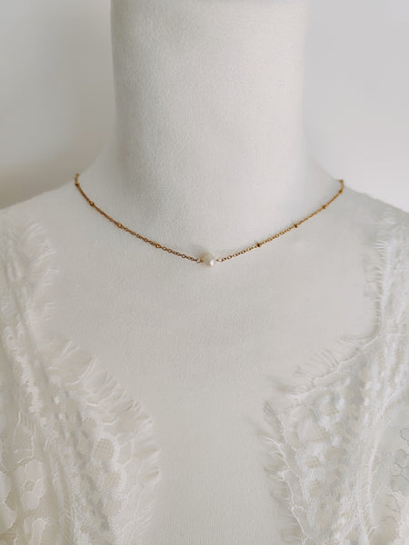 Collier de dos Faustine