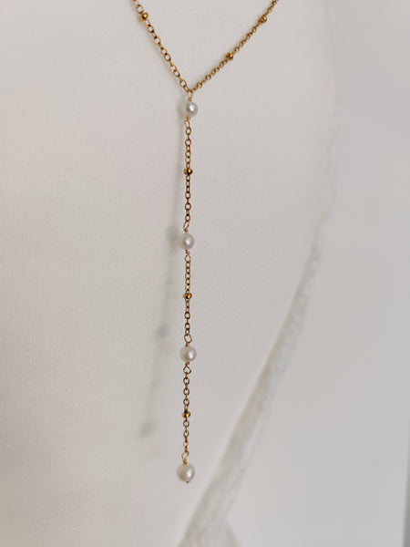 Collier de dos Faustine