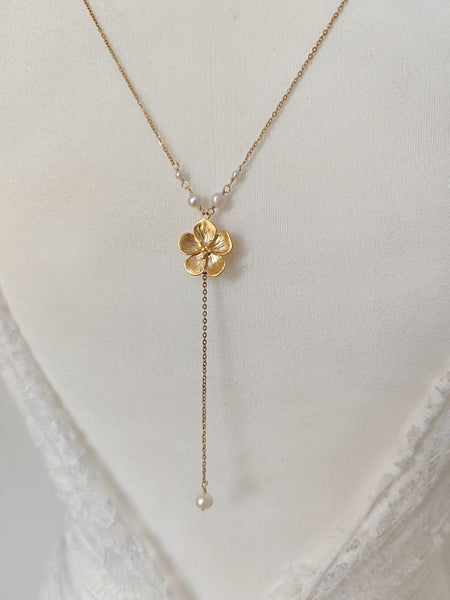 Collier de dos Célia