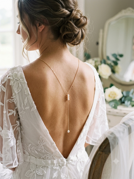 Collier de dos Louise