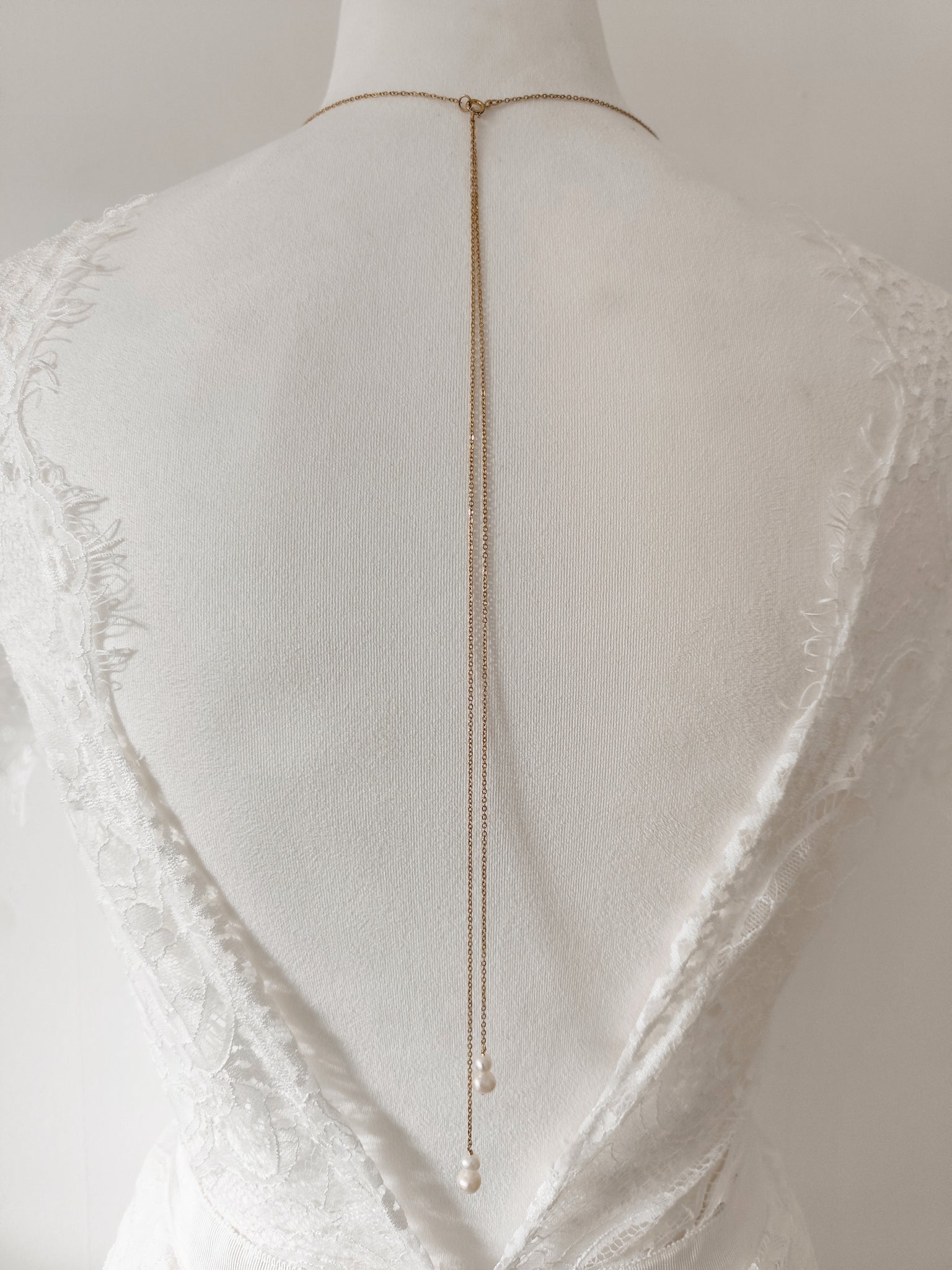 Collier de dos Noémie