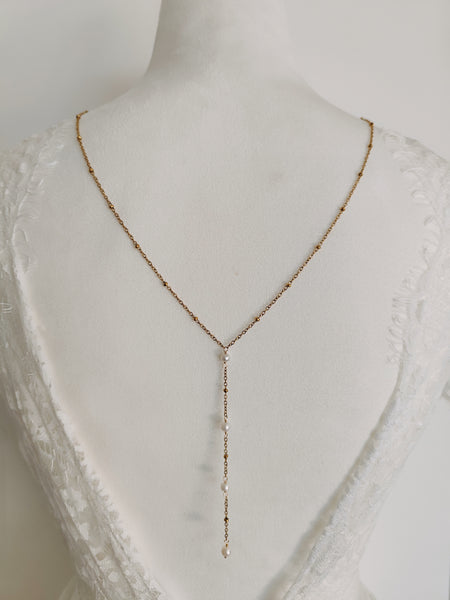 Collier de dos Faustine